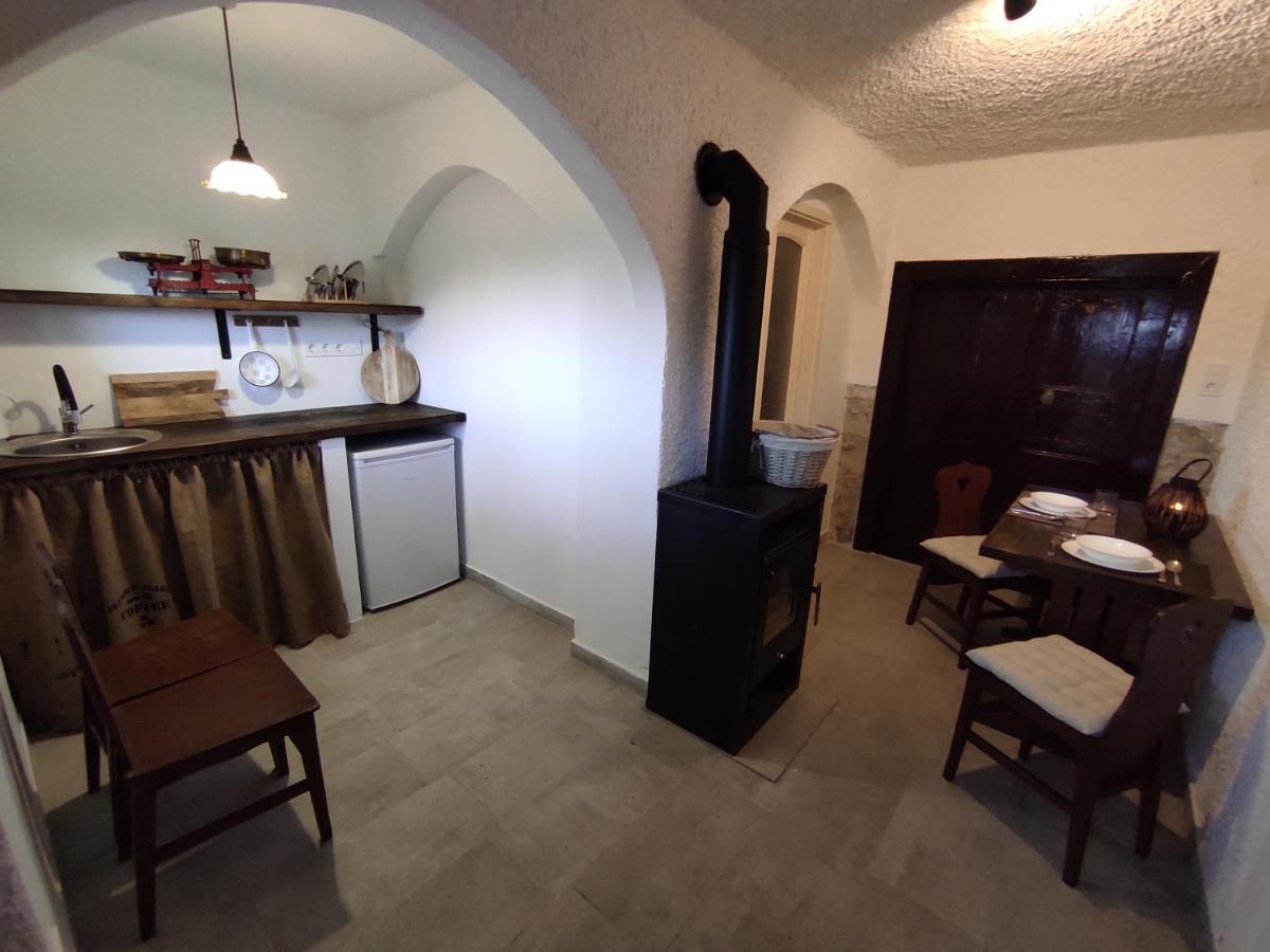 Kisház a szőlőhegyen Balatonakali Exterior foto